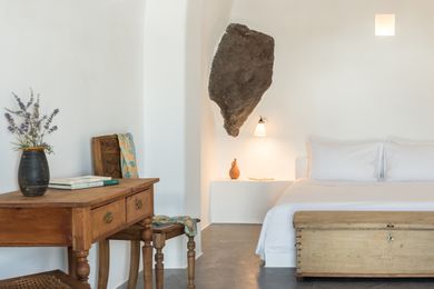 Elegant Suite with Plunge Pool | Caldera View