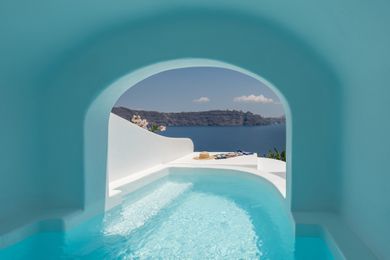Honeymoon Suite with Plunge Pool | Caldera View