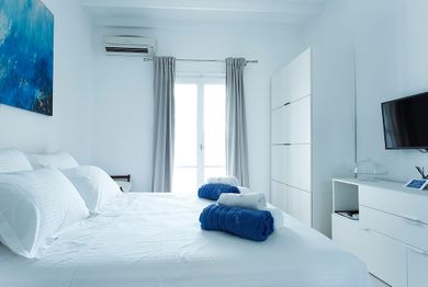 Studio with Sea View and Pool View (Three)