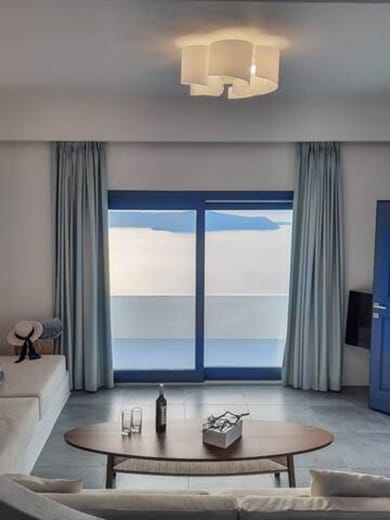Three Bedroom Private Villa with Caldera View