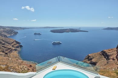 Chromata Infinity Pool Suite