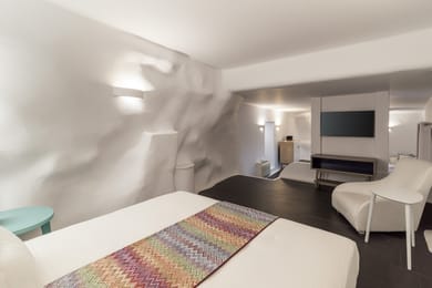 Chromata Infinity Pool Suite