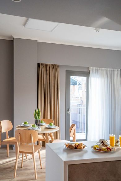 Chroma Fashion Rooms & Apartments Athens - Image 3