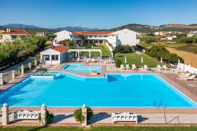 Mrs Chryssana Beach Hotel Crete - Image 4