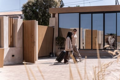 Cicada Suites Elegant Beach Living - Image 5