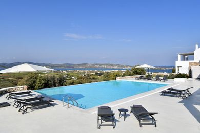 Ciel Paros Villas - Image 4