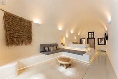 Grand Suite with Caldera View and outdoor Hot Tub - Private Terrace