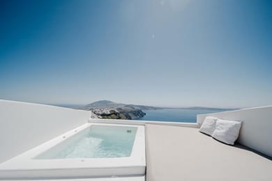 Mystic Suite with Caldera View and outdoor Hot-Tub