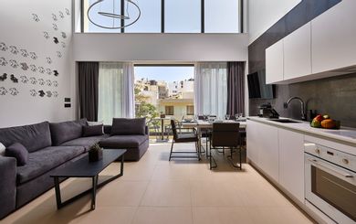 City Lion Heraklion - Image 4