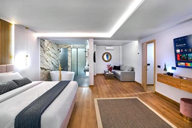 CITYLUXE Suites & Rooms - Image 3