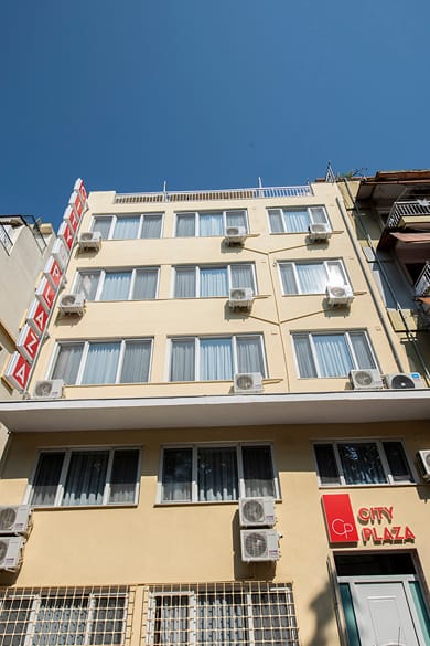 City Plaza Apartments & Rooms Thessaloniki - Image 2