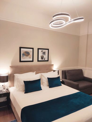 Comfort room with yard view