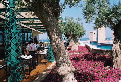 Club Hotel Loutraki - Image 7