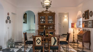 Coat Of Arms Mansion - Image 7