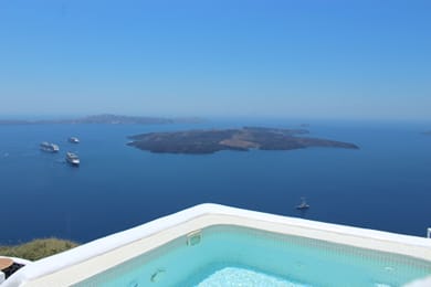 Deluxe Cave Suite Hot Tub Sea View