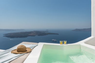 Deluxe Honeymoon Suite Hot Tub Sea View
