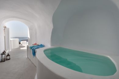 Executive Suite with Cave Jacuzzi