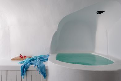 Executive Suite with Cave Jacuzzi