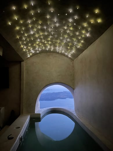 Infinity Suite with Tunnel Jacuzzi