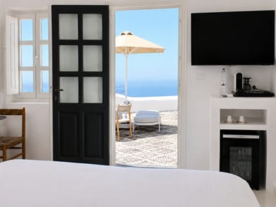 Standard Cave Suite Sea View