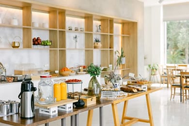 Cokkinis Hotel - Image 7