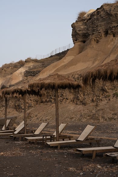 Colombo's Beachfront Santorini - Image 7