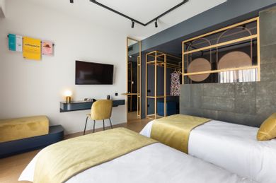 Colors Hotel Athens - Image 2