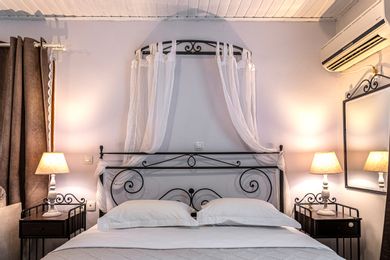 Villla with Jetted Shower & Private Garden