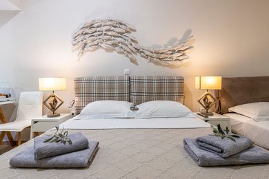 Deluxe Quadruple Room with Jetted Shower