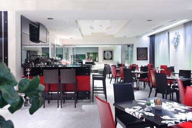 Comfy Boutique Hotel - Image 4