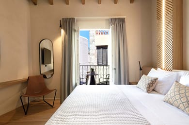 Cozy Suite with Old Town View and Balcony