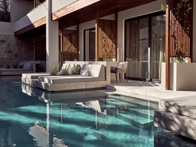 Friends & Family Swim Up Suite up to 5