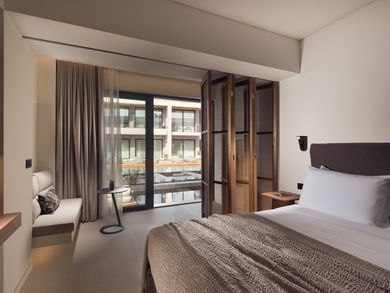 Shared Pool Superior Suite