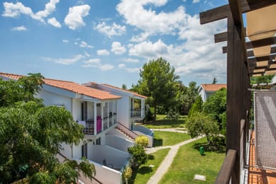 Coral Blue Hotel - Image 2