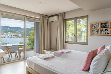 Deluxe Family Suite with Sea View