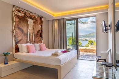 One Bedroom Suite with Sea View