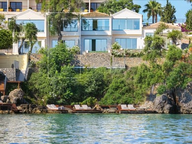 Maisonette on the Rocks Waterfront
