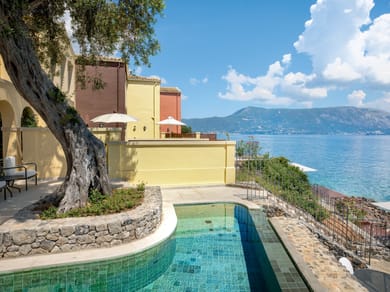 2-Bedroom Rock Villa Private Pool Waterfront Sea Deck
