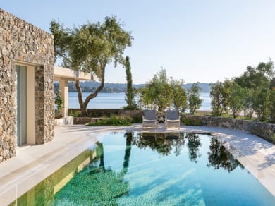 2-Bedroom Villa Waterfront Private Pool