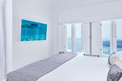 Cosmo Honeymoon Suite with outdoor Jacuzzi and Sea View