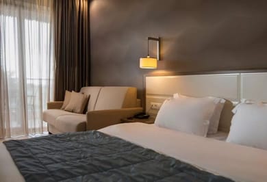 Family Room Pool Front