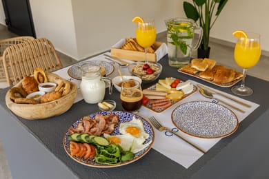 Costa De Luxe Suites - Image 5