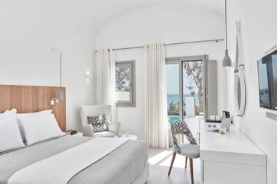 Deluxe Double with Private Pool