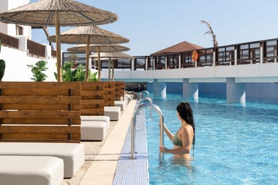 Family Suite Sharing Pool