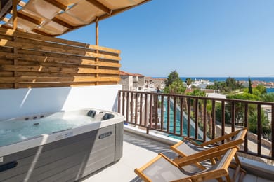Junior Suite Outdoor Whirlpool Side Sea View