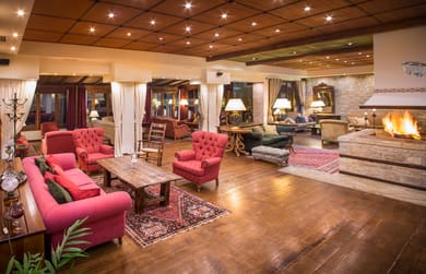 Country Club Hotel & Suites - Image 5