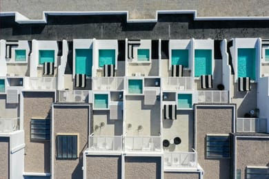 Cresanto Luxury Suites - Image 4