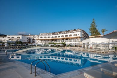 Creta Maris Resort - Image 2