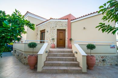 Cretan Vineyard Hill Villa - Image 3