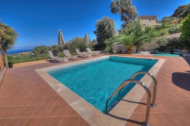 VILLA LARENA